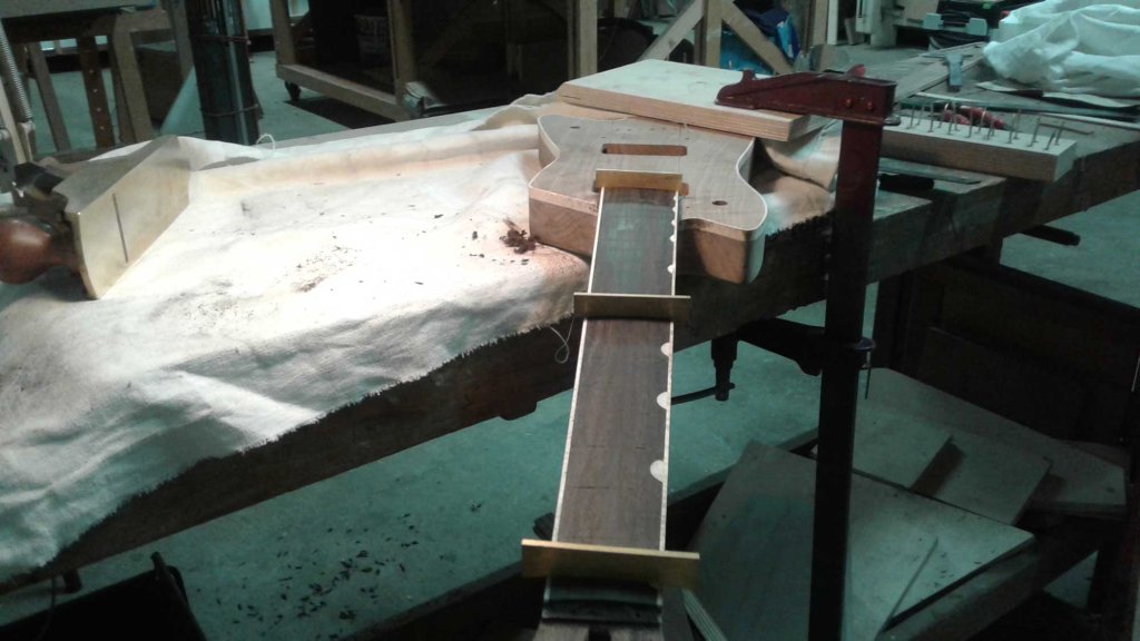 guitare-sur-mesure