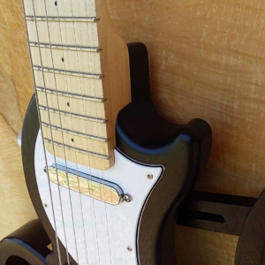 travel-guitar-telecaster-tourbuscaster-lefty