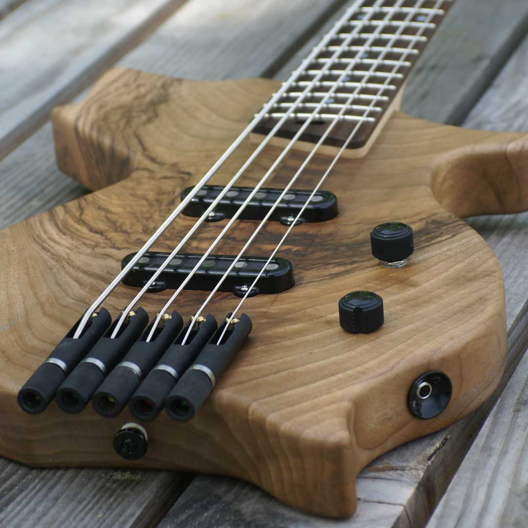 basse-custom-5-cordes