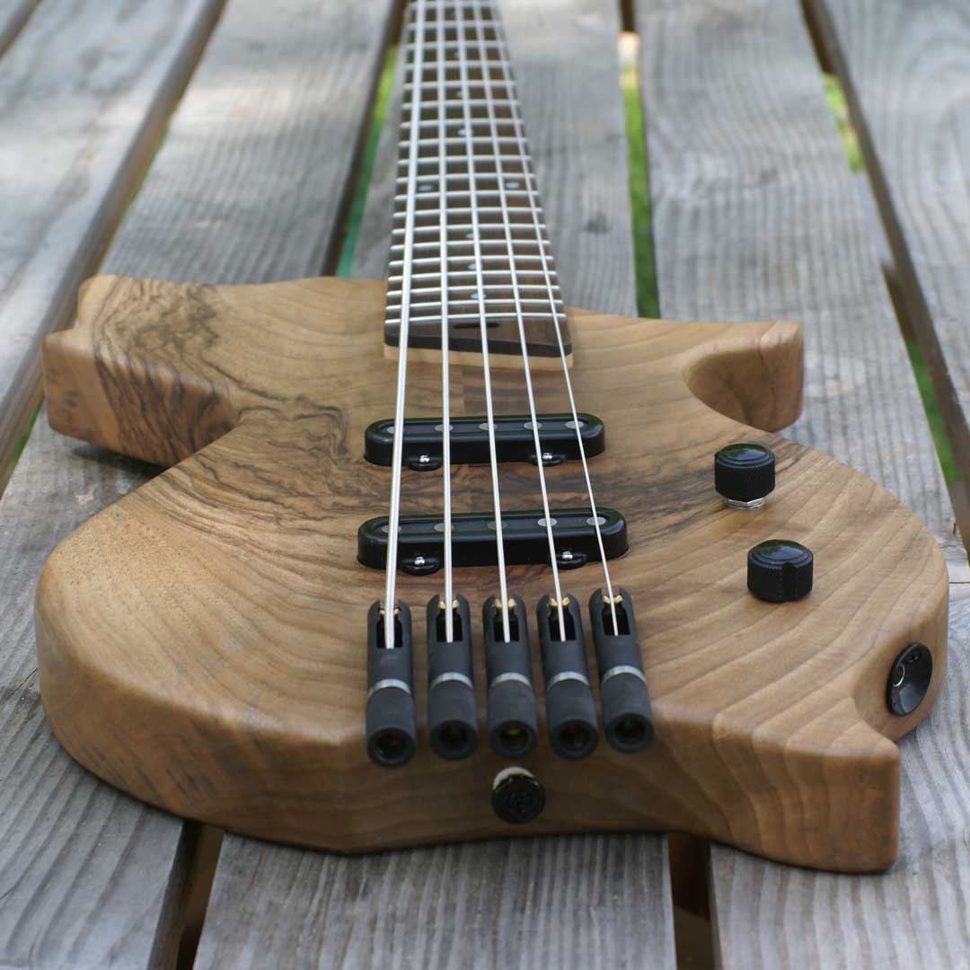 basse-custom-5-cordes