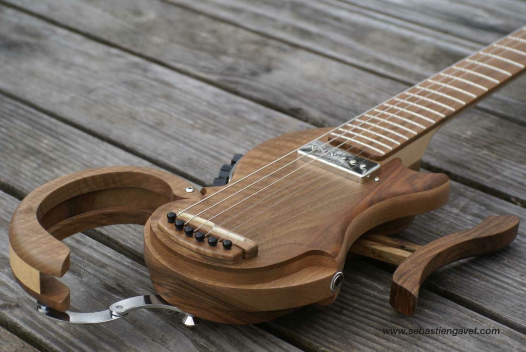 Tourbus-guitare-de-voyage-luthier