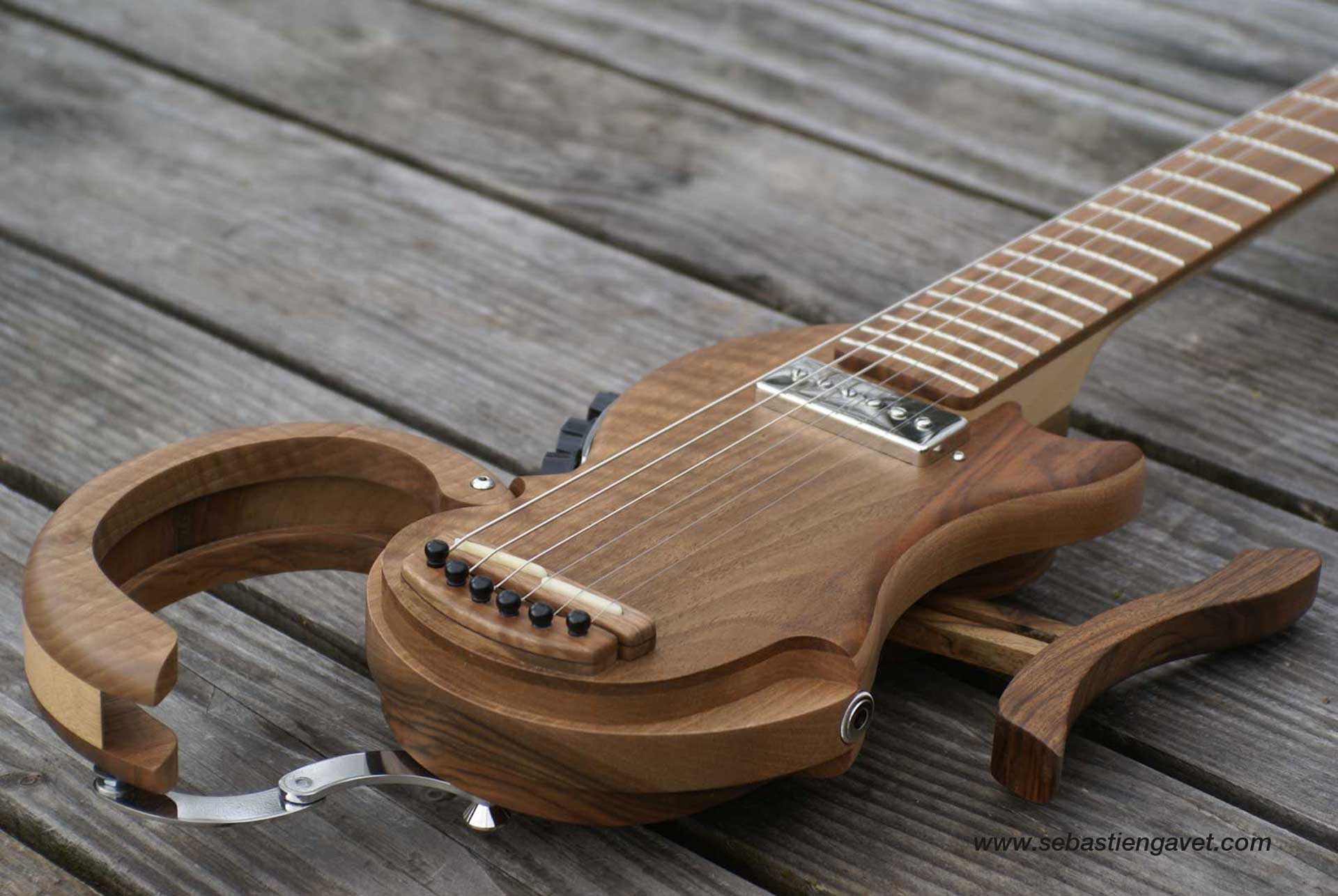 Tourbus-guitare-de-voyage-luthier