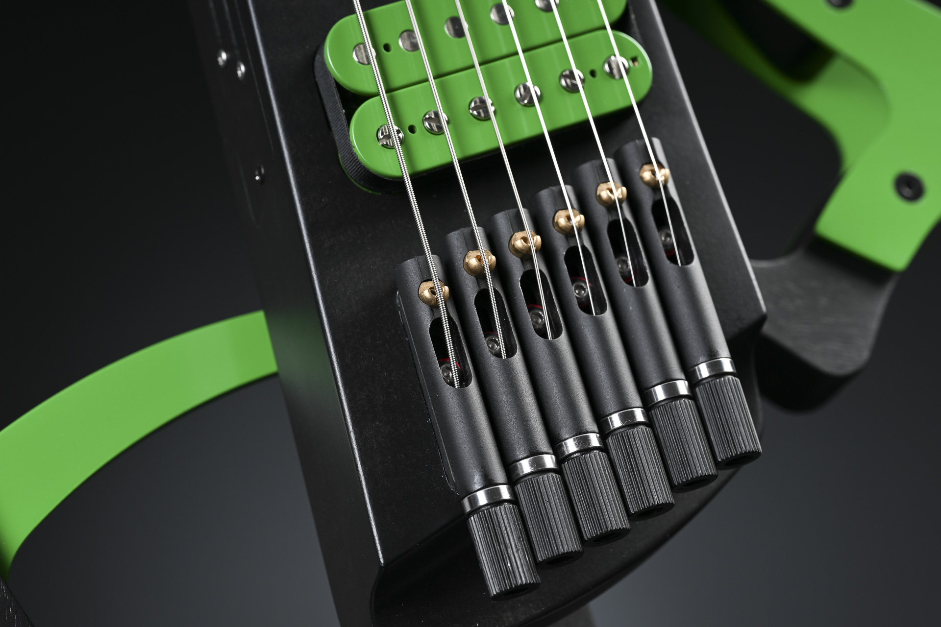 guitare-headless-multiscale-tan-bridge
