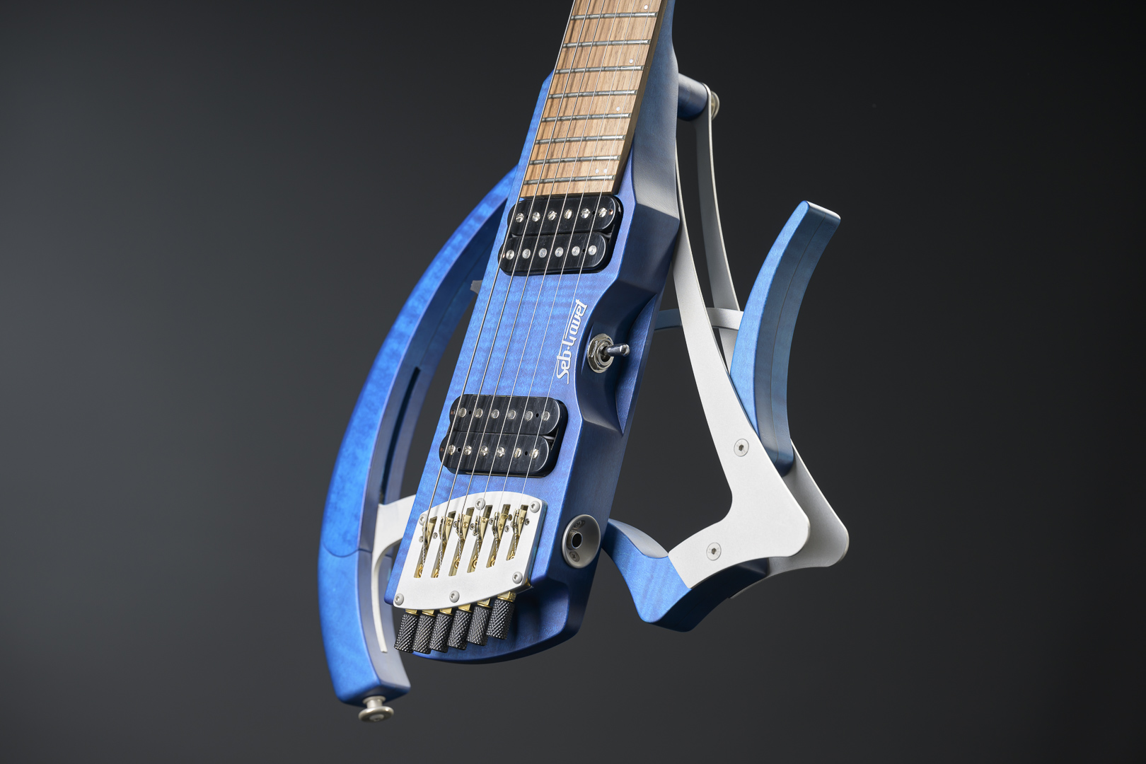 travel-guitar-mantispa