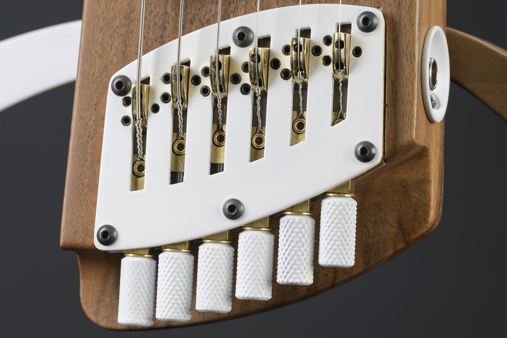 bridge-guitare-headless-white