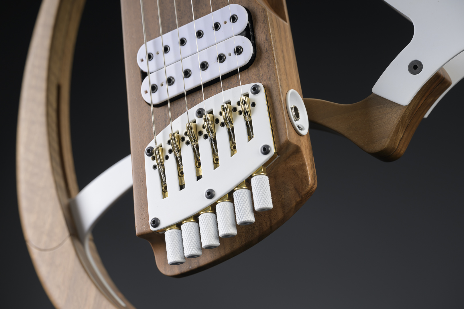 bridge-guitare-headless-multiscale-pliable