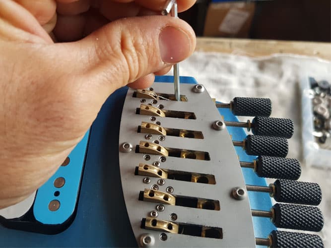 Mise en place boule chevalet mantispa guitare